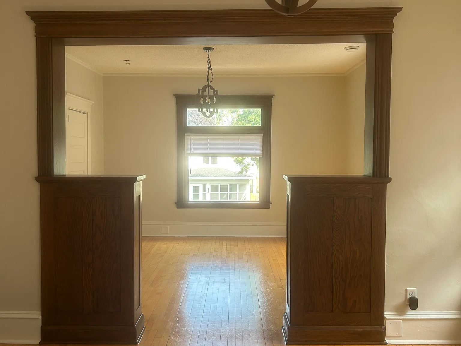 5 bed, 2200 sqft, $2,750 — Photo 1
