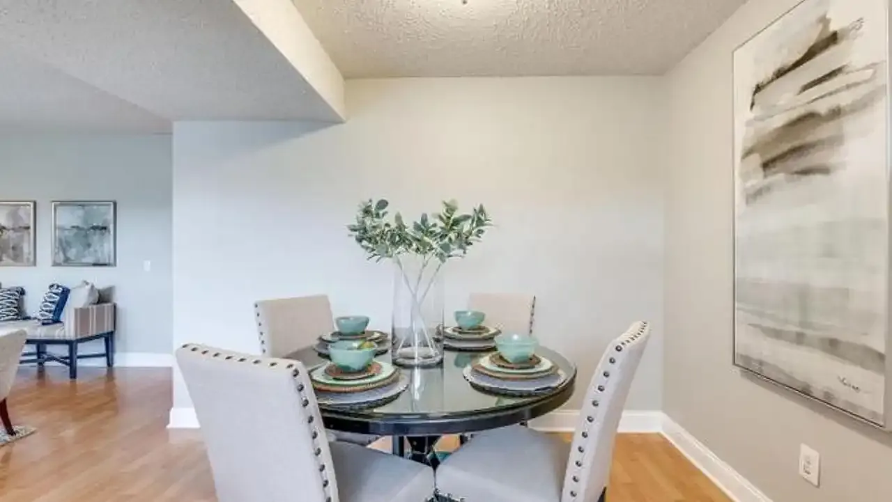 3 bed, 1041 sqft, $2,350 — Photo 1