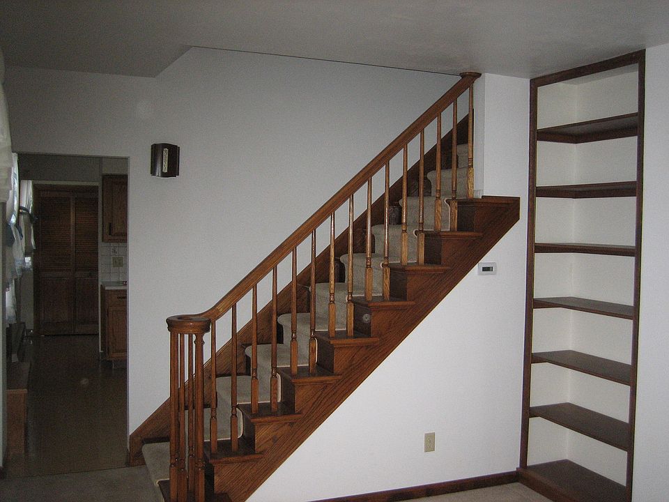 livingroom oak staircase