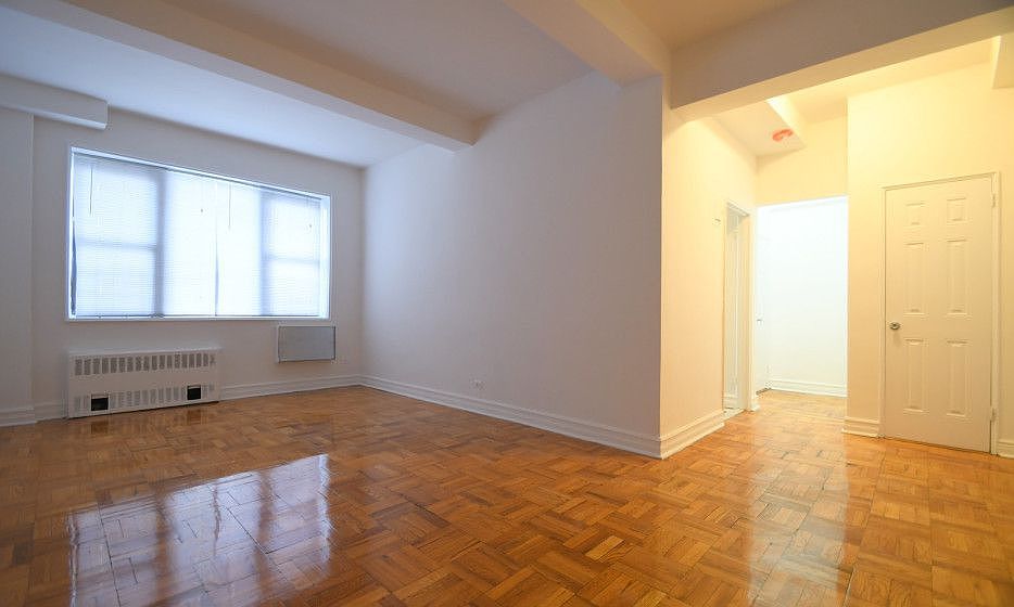 1st image of 2400 Webb Ave APT 1D