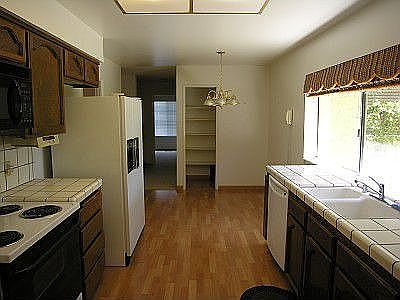 2nd image of 3559 Astoria Cir