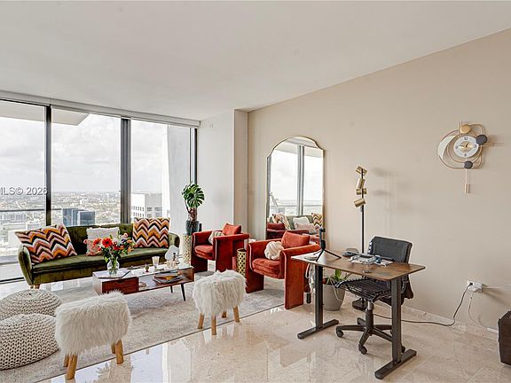 5th image of 88 SW 7th St APT 2706