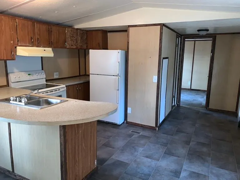 105 J Cobb Dr — Photo 3