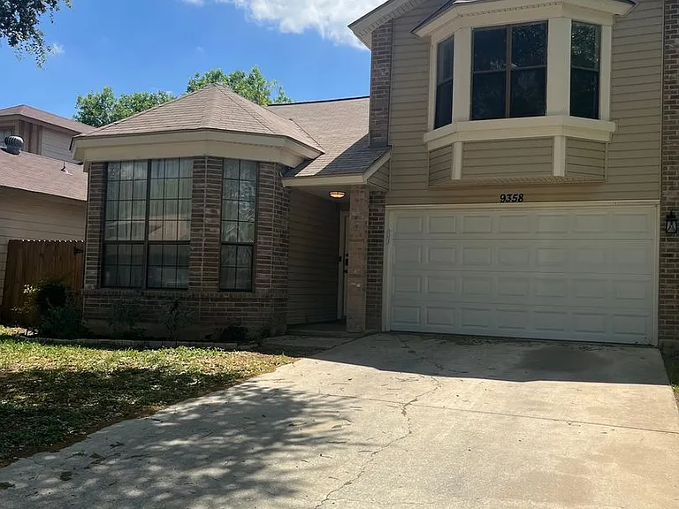 9358 Village Lance — Photo 2