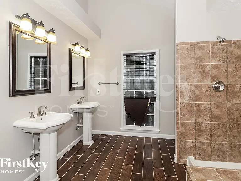 2117 Gatwick Dr — Photo 8