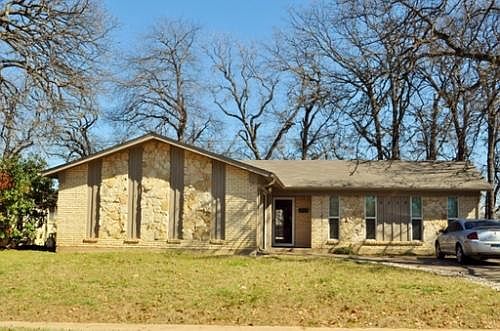 1st image of 2110 Willow Oak Dr