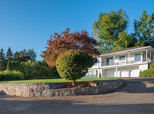 6290 SE Riverside Dr, Vancouver, WA 98661