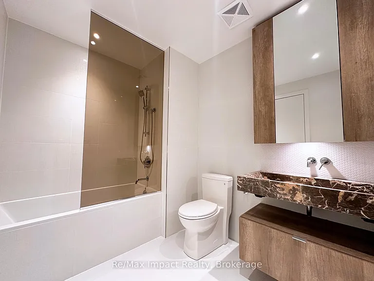 11 Yorkville Ave #4602 — Photo 22