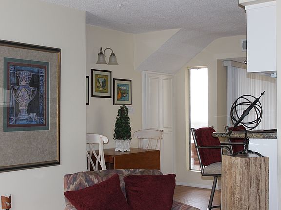 3rd image of 17 Laguna Pl