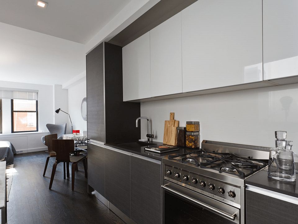 1st image of 666 W End Ave APT 18W