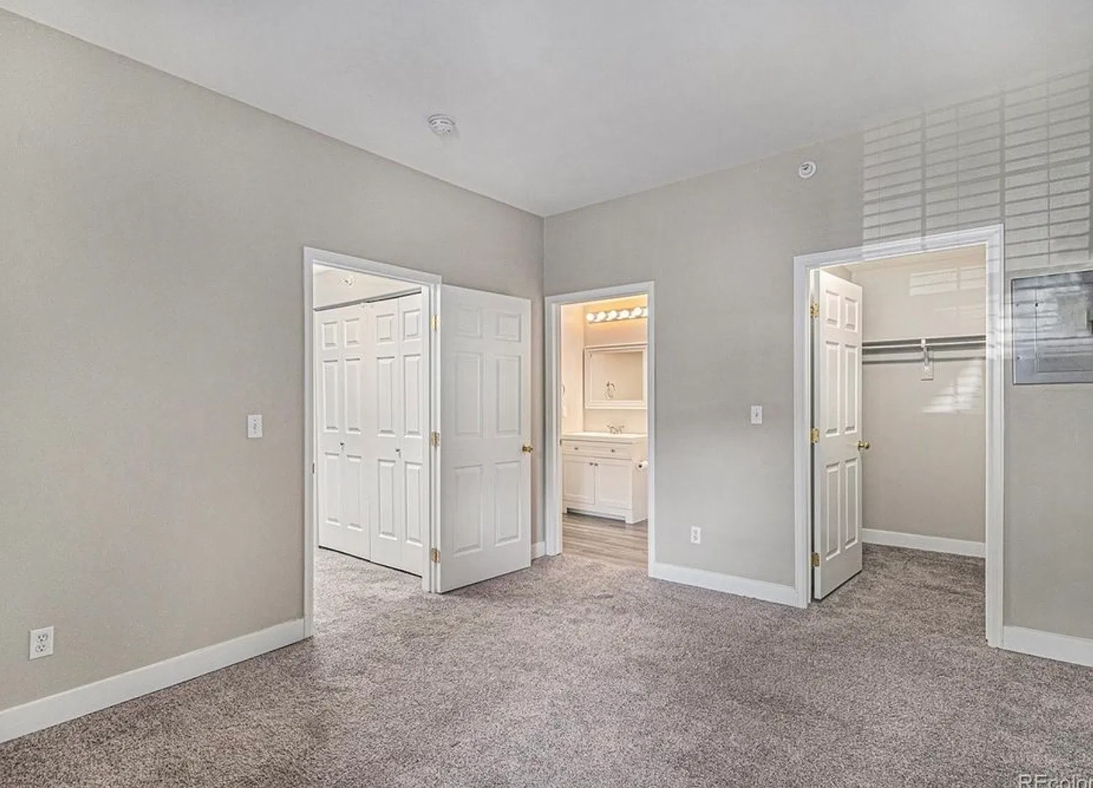 2 bed, 913 sqft, $2,000 — Photo 4