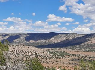 54731 N Royal View Dr, Seligman, AZ 86337