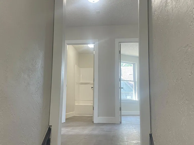 918 Elm St — Photo 10