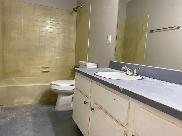 Gillman Apartments — Photo 14