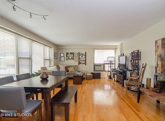 5th image of 2970 N Lake Shore Dr APT 3A