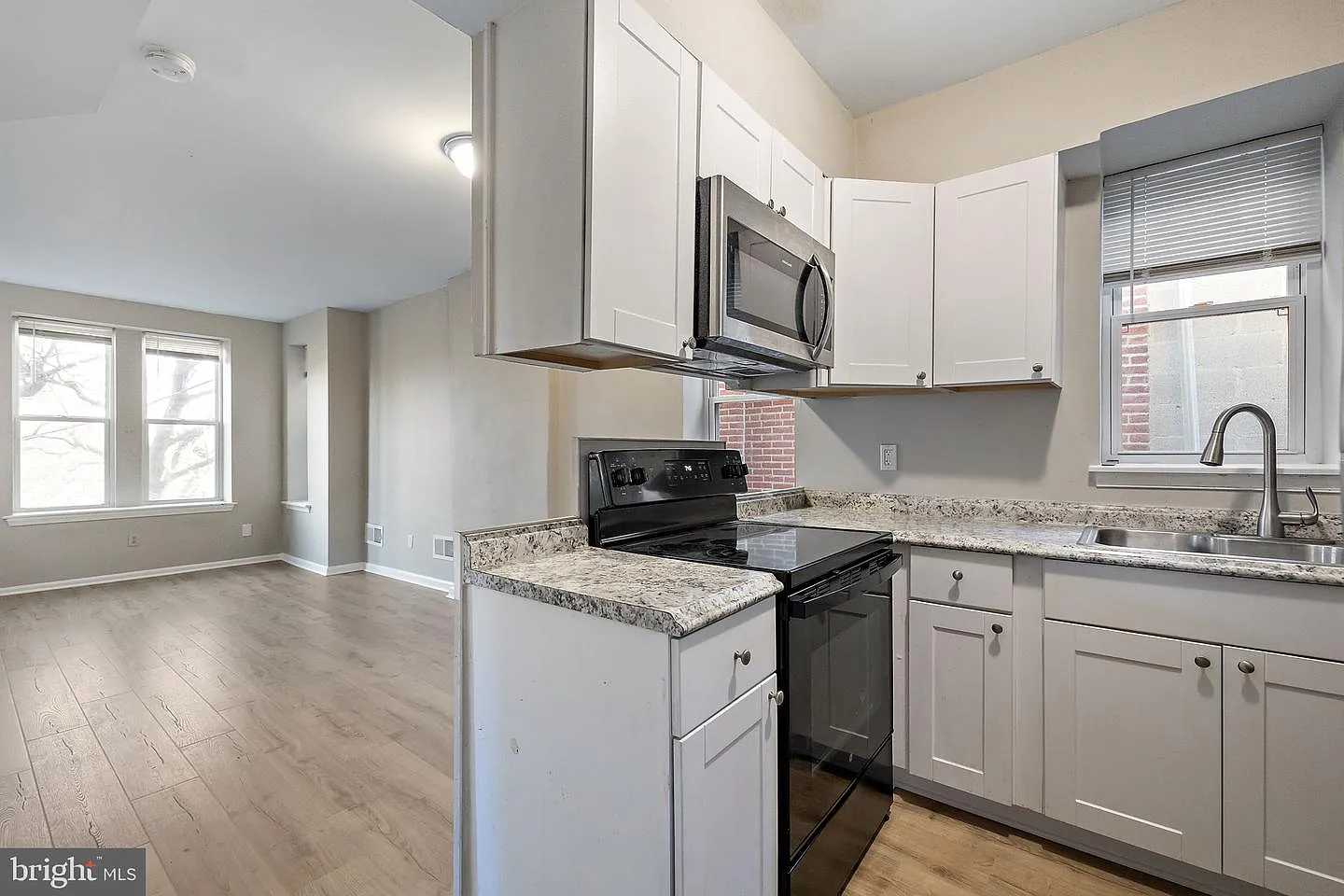 2 bed, 1.0 bath, 2250 sqft, $1,475 — Photo 4