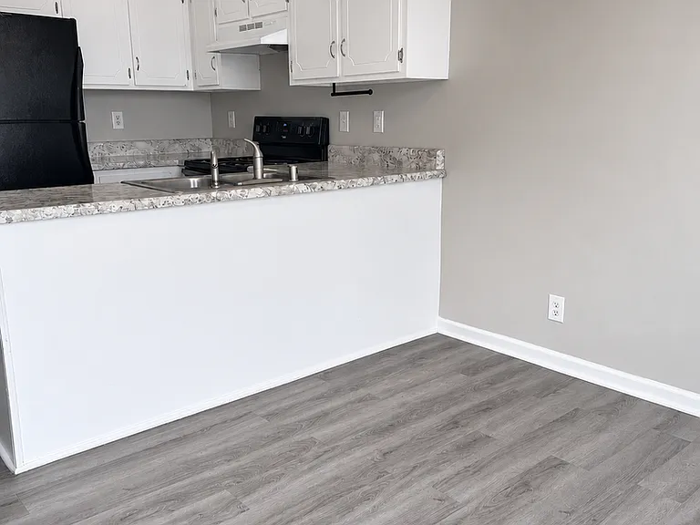 1200 Carol Dr — Photo 6