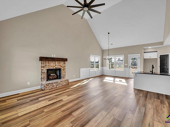 2nd image of 442 Burlington Dr