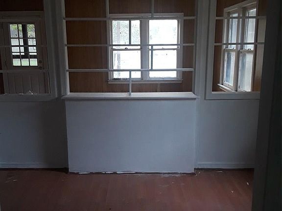 2nd image of 40 Shary Ave