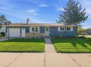 106 N Meadow St, Oshkosh, WI 54902