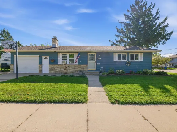 106 N Meadow St, Oshkosh, WI 54902