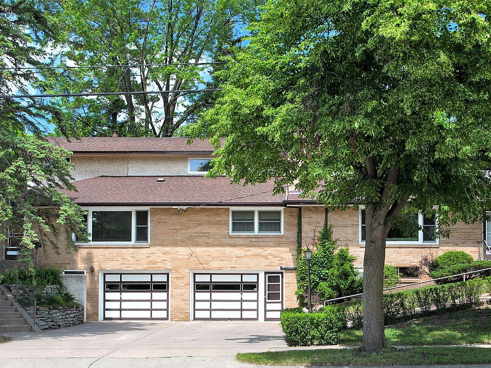 1st image of 1025 36th Ave NE