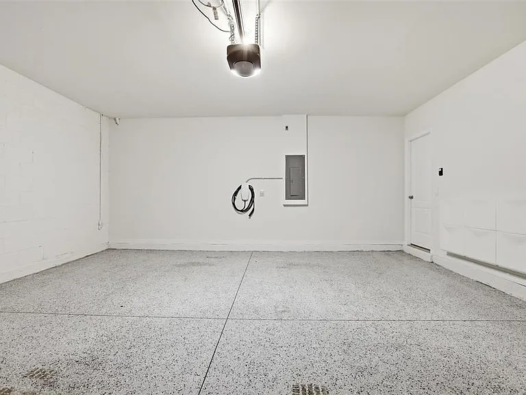 531 Lazio Cir — Photo 20
