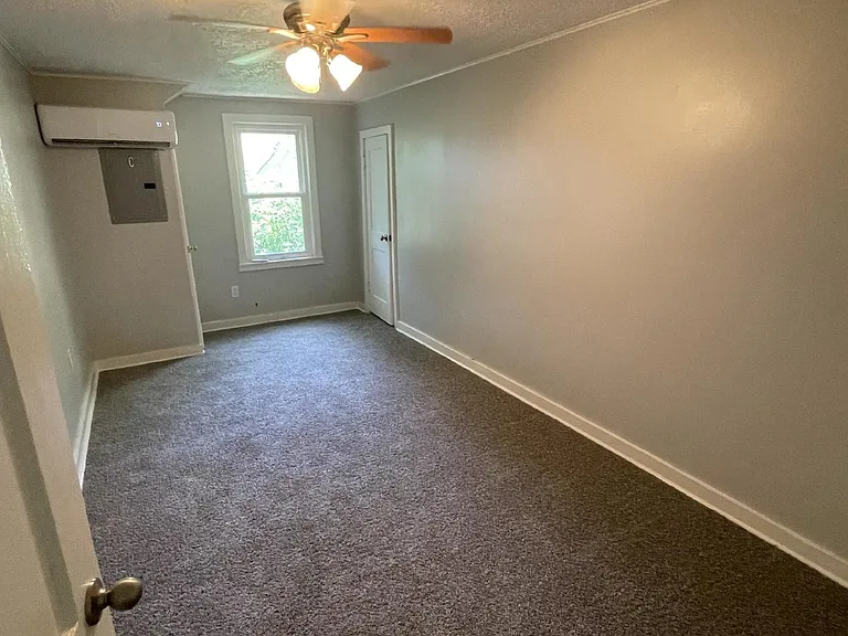 112 Elm St #C — Photo 5