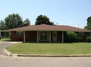 208 Henry St, Wetumpka, AL 36092