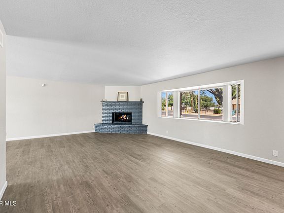 5th image of 10157 Avenue R E #8