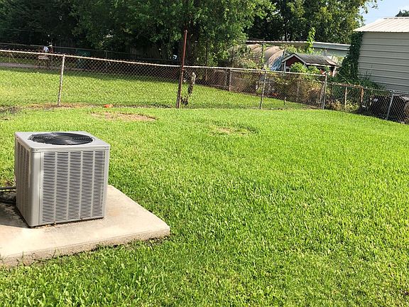 3rd image of 2311 Rose Dr