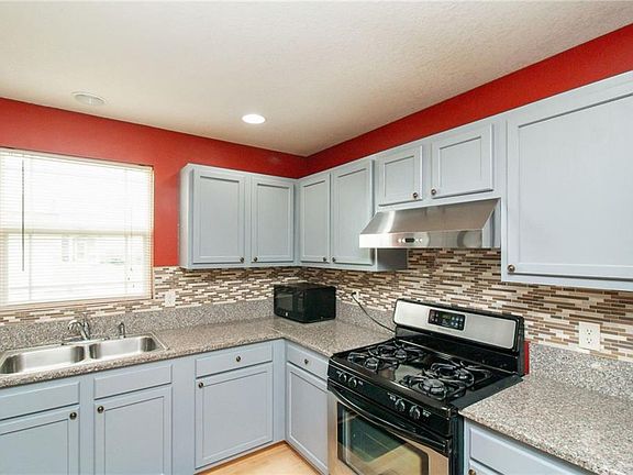 5th image of 10516 Catalina Dr