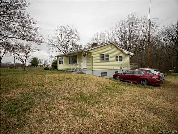 3rd image of 126 Martin Ln