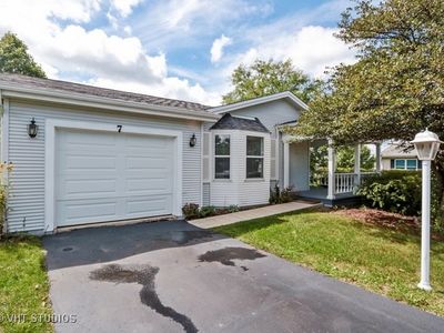 7 Secretariat Ct, Grayslake, IL, 60030