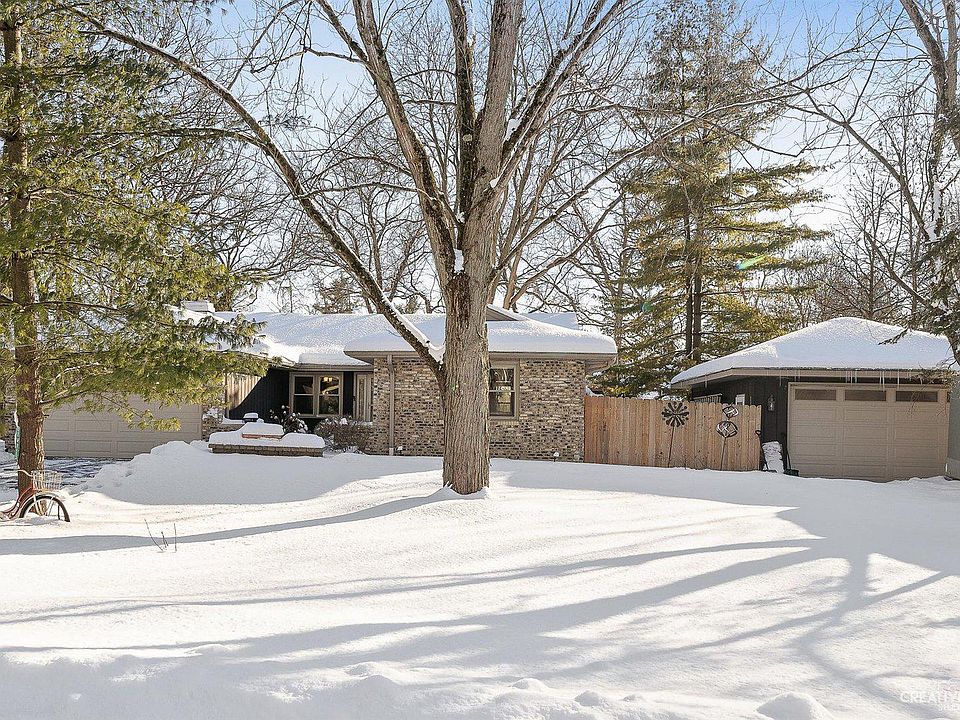 1st image of 28W055 Elm Dr