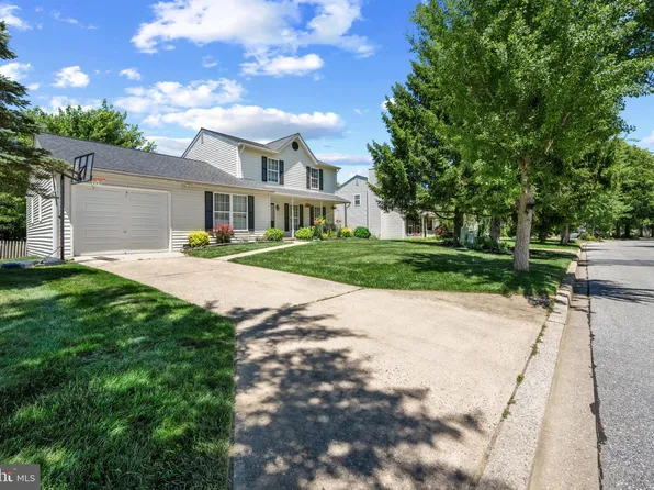 718 Spotters Ct, Hampstead, MD 21074