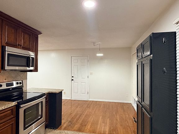5th image of 5806 W 76th St