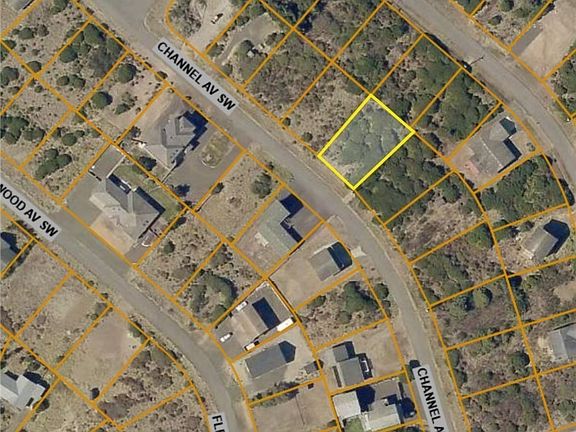 3rd image of 1278 Channel Ave SW
