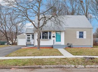 104 Twin Brook Rd, Hamden, CT 06514