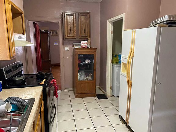 4th image of 1818 Sherman Ave
