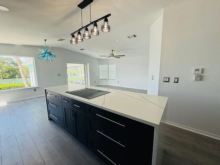 4851 W Gandy Blvd #5 — Photo 5