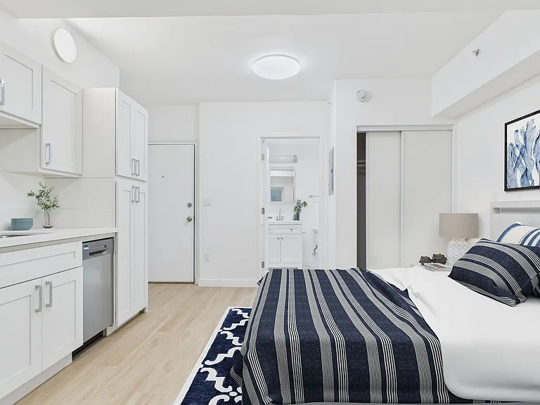 Rexford Drive Apartments — Photo 29