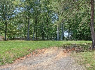1037 Pine Ln, Eden, NC 27288