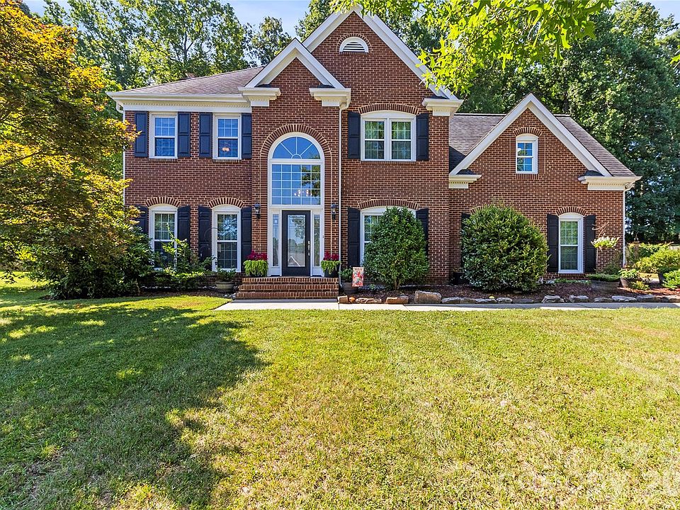 1st image of 635 Highland Ridge Rd