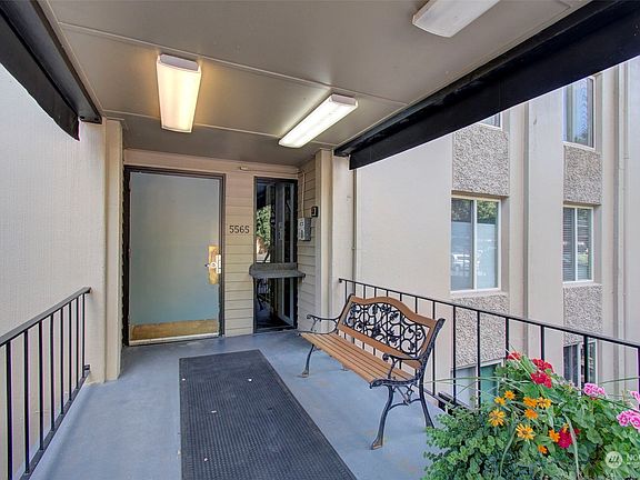 2nd image of 5565 E Evergreen Boulevard #3309