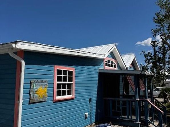 2602 Pine St, Matlacha, FL 33993