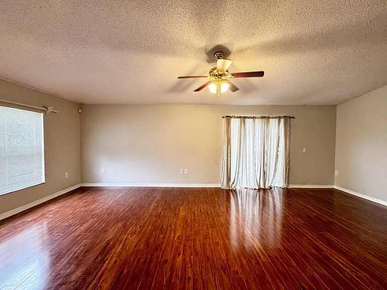 850 Welch Hill Cir — Photo 4