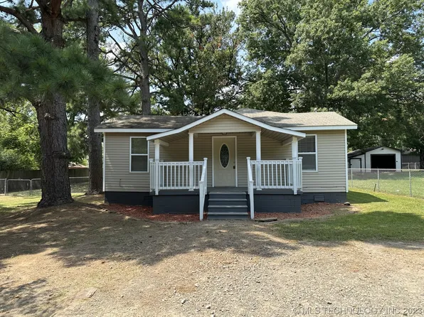 207 Pearl St, Poteau, OK 74953