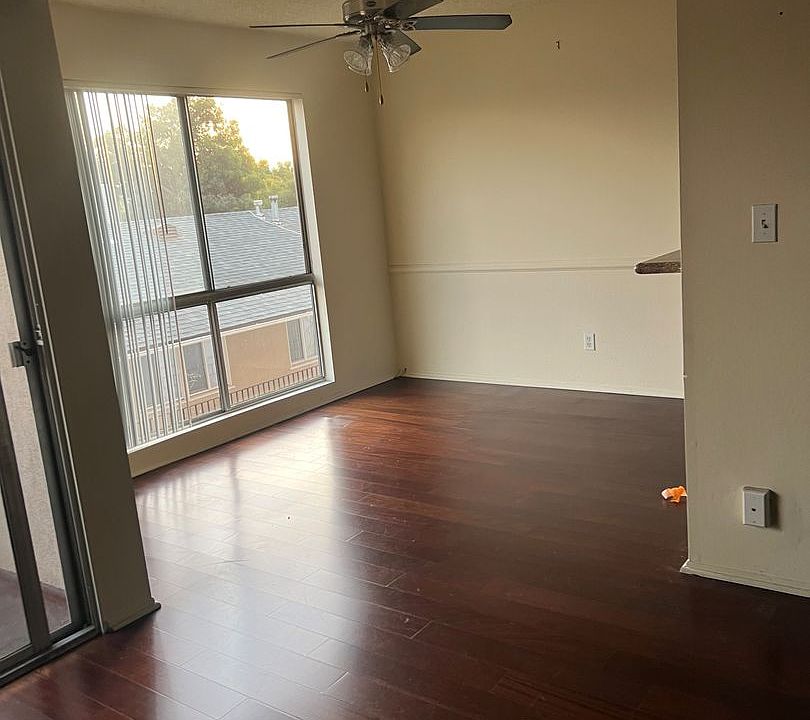 1st image of 1306 N Columbus Ave #216