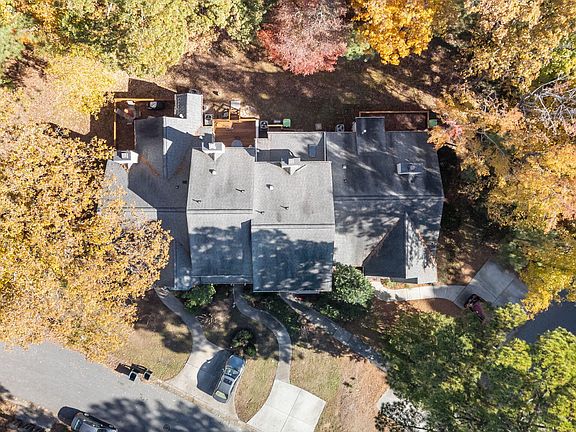 4th image of 102 Sanair Ct